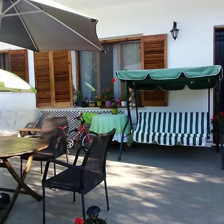 Anna's Garden House * Hriszí Aktí Haniá